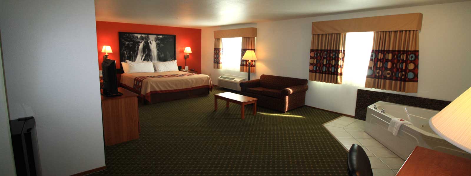Super 8 Wine Country Sonoma Affordable Lodging in Cloverdale California Clean Comfortable Rooms Newly Remodeled Close to Downtown